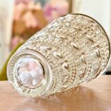 Glass vase with diamond point and spiral decoration