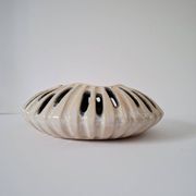 Vase ajouré en céramique vintage