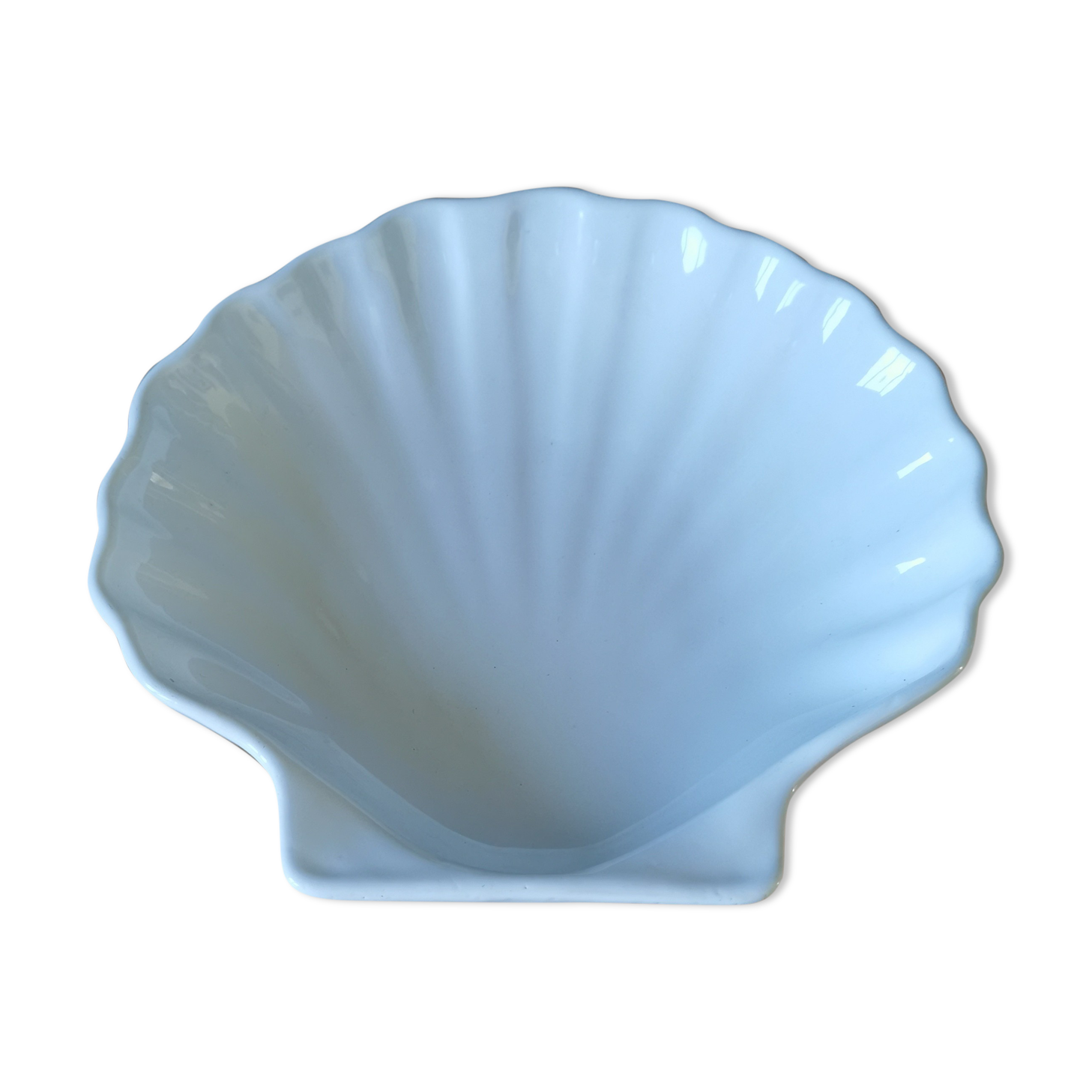 White dish scallop shell Emile Henry