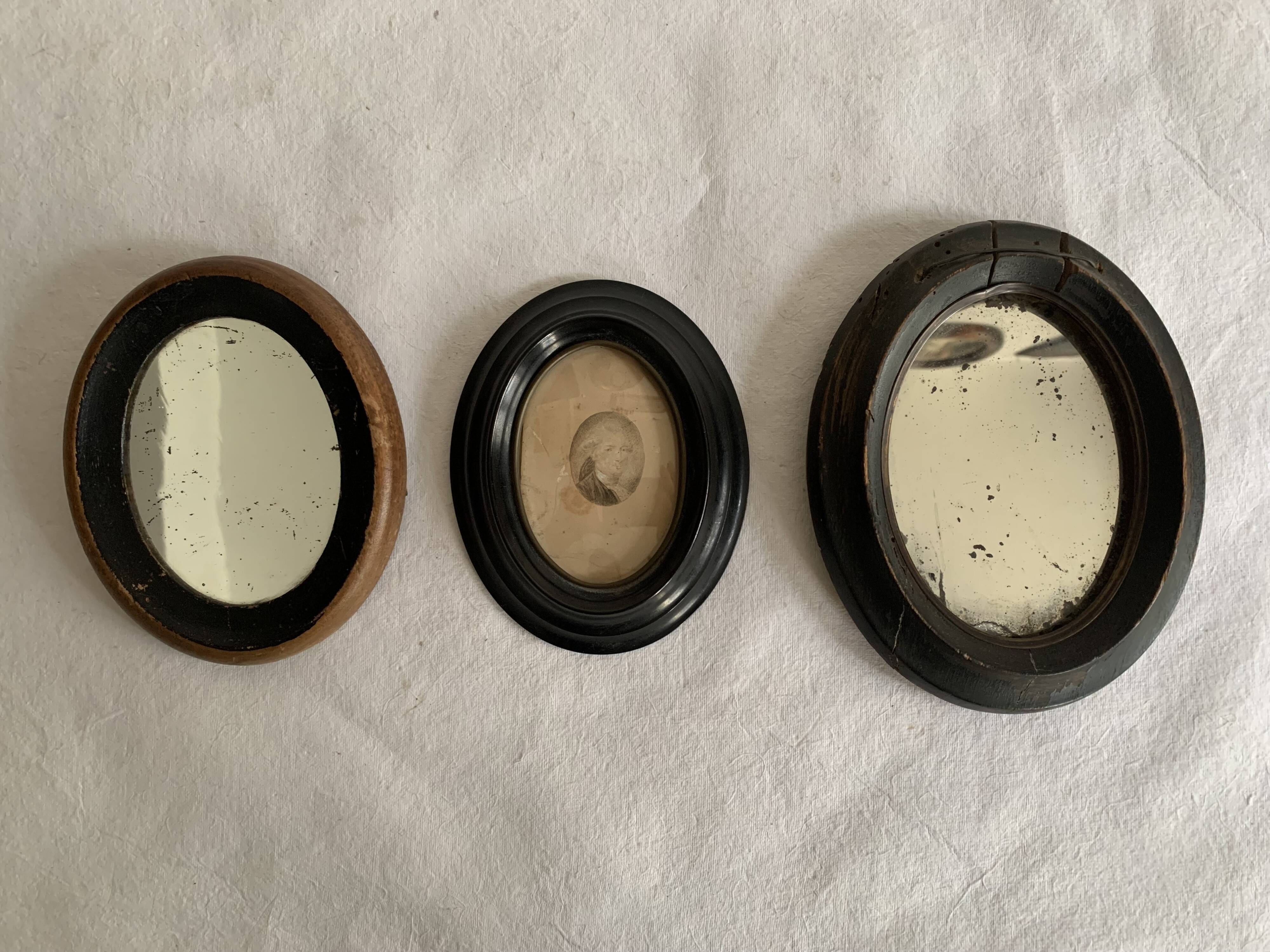 Small miniature portrait from the end of the 18th century in pencil