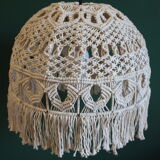 Vintage macrame suspension