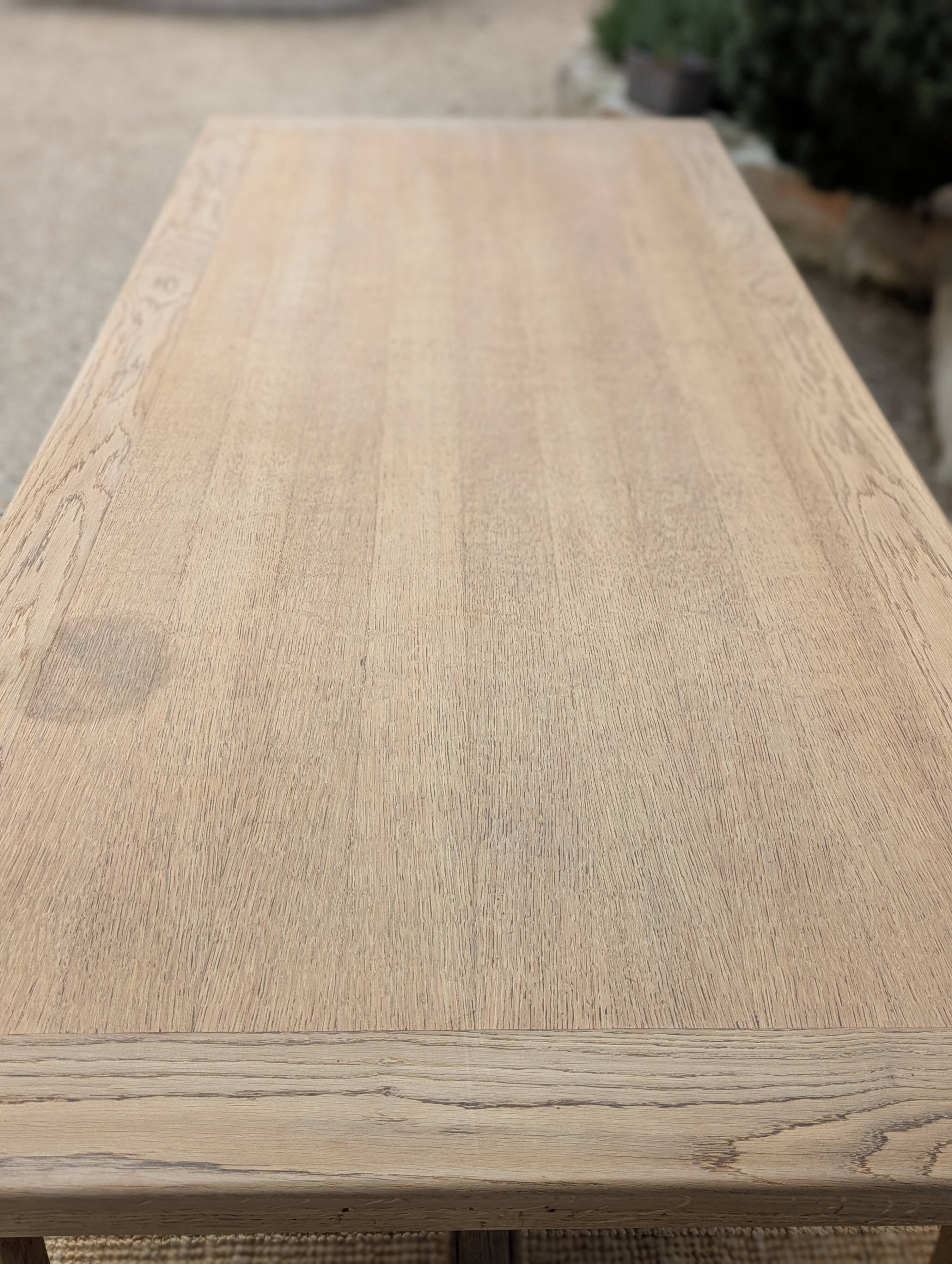 Farm table
