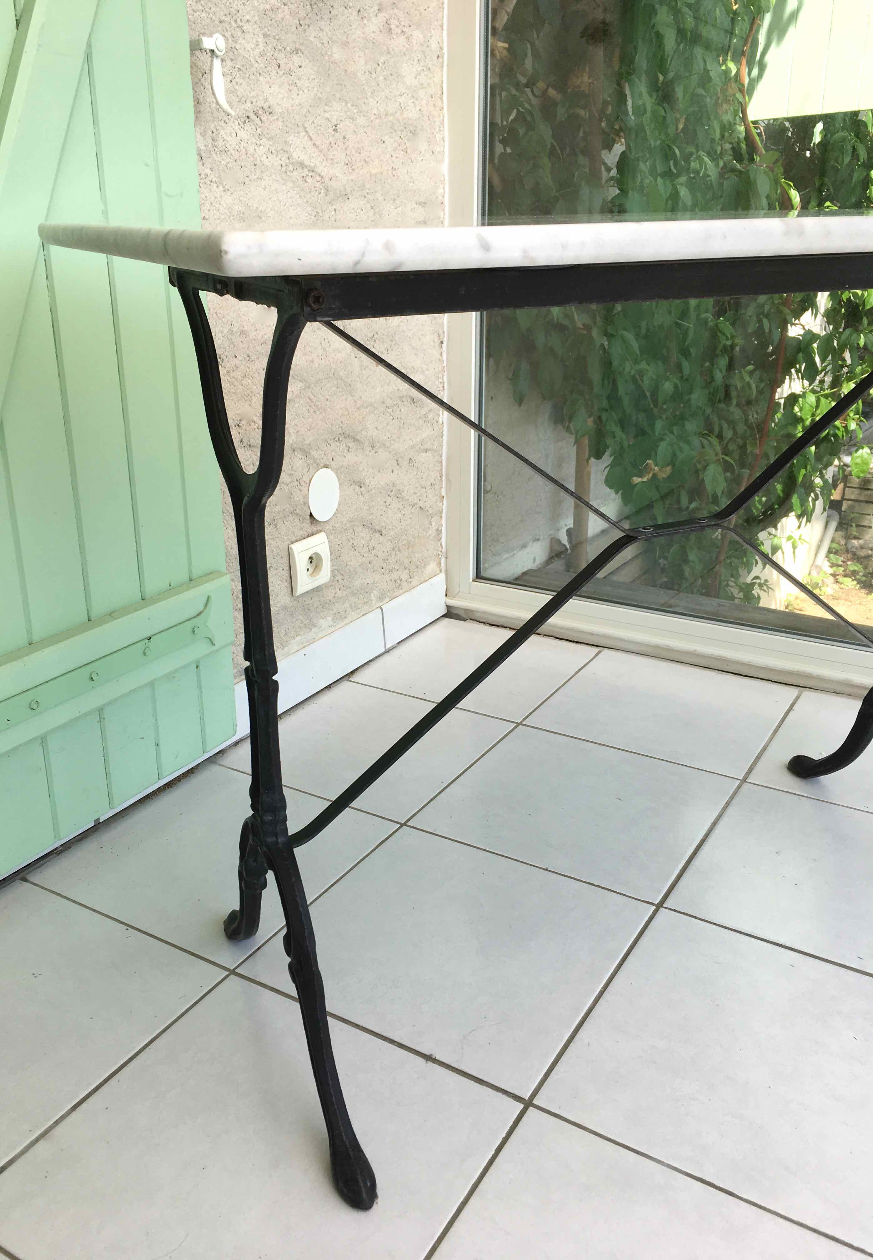 Table bistrot marbre et fonte