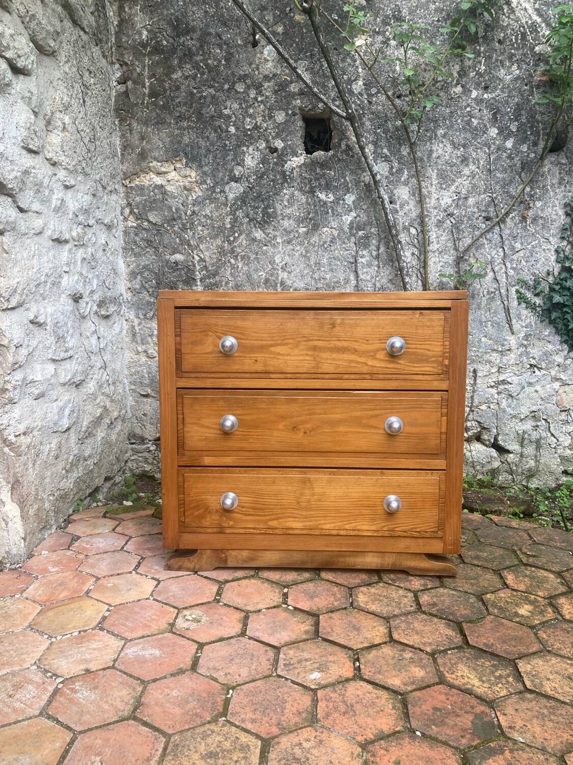 Vintage pine chest of drawers