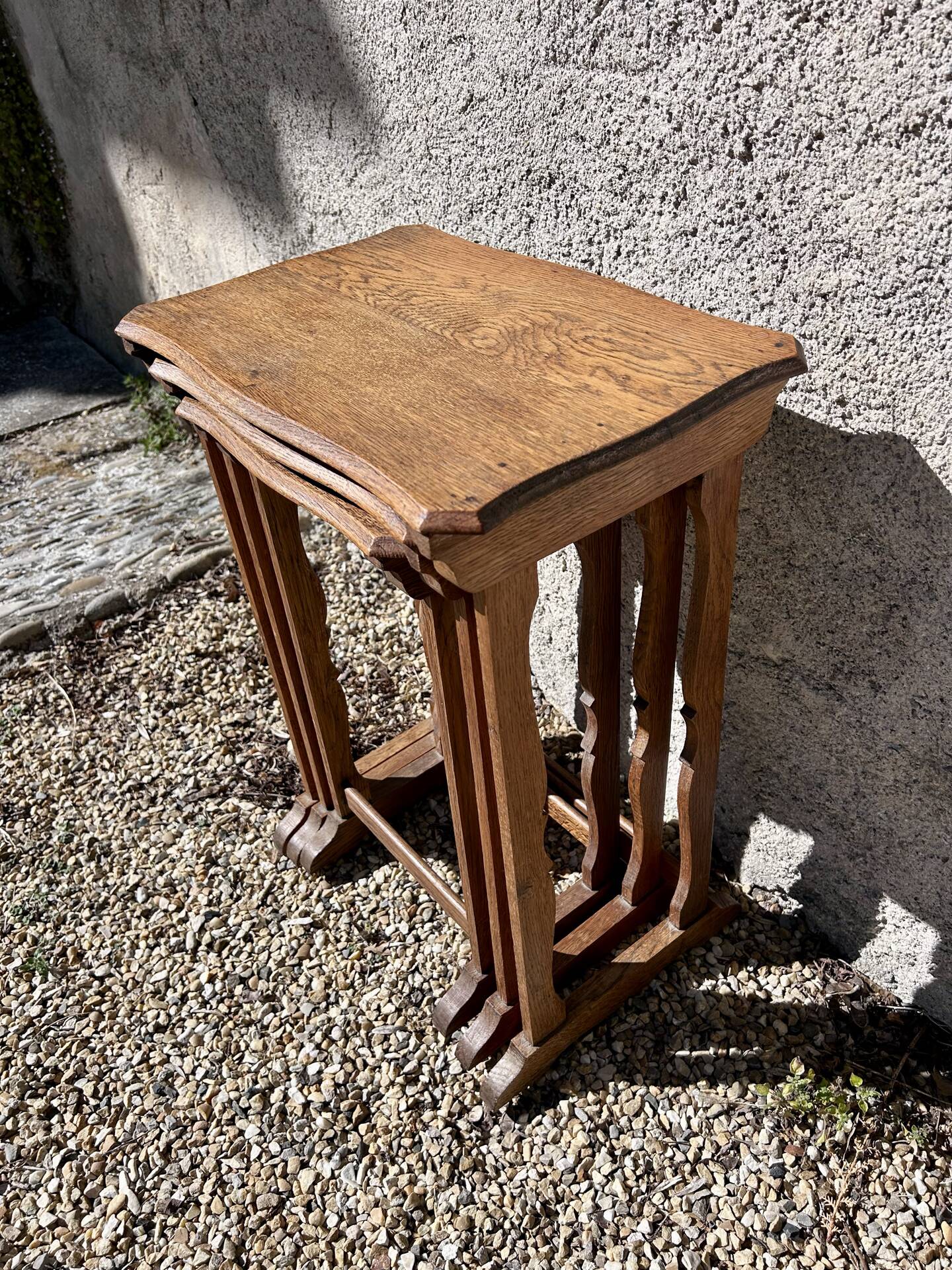 Tables gigognes