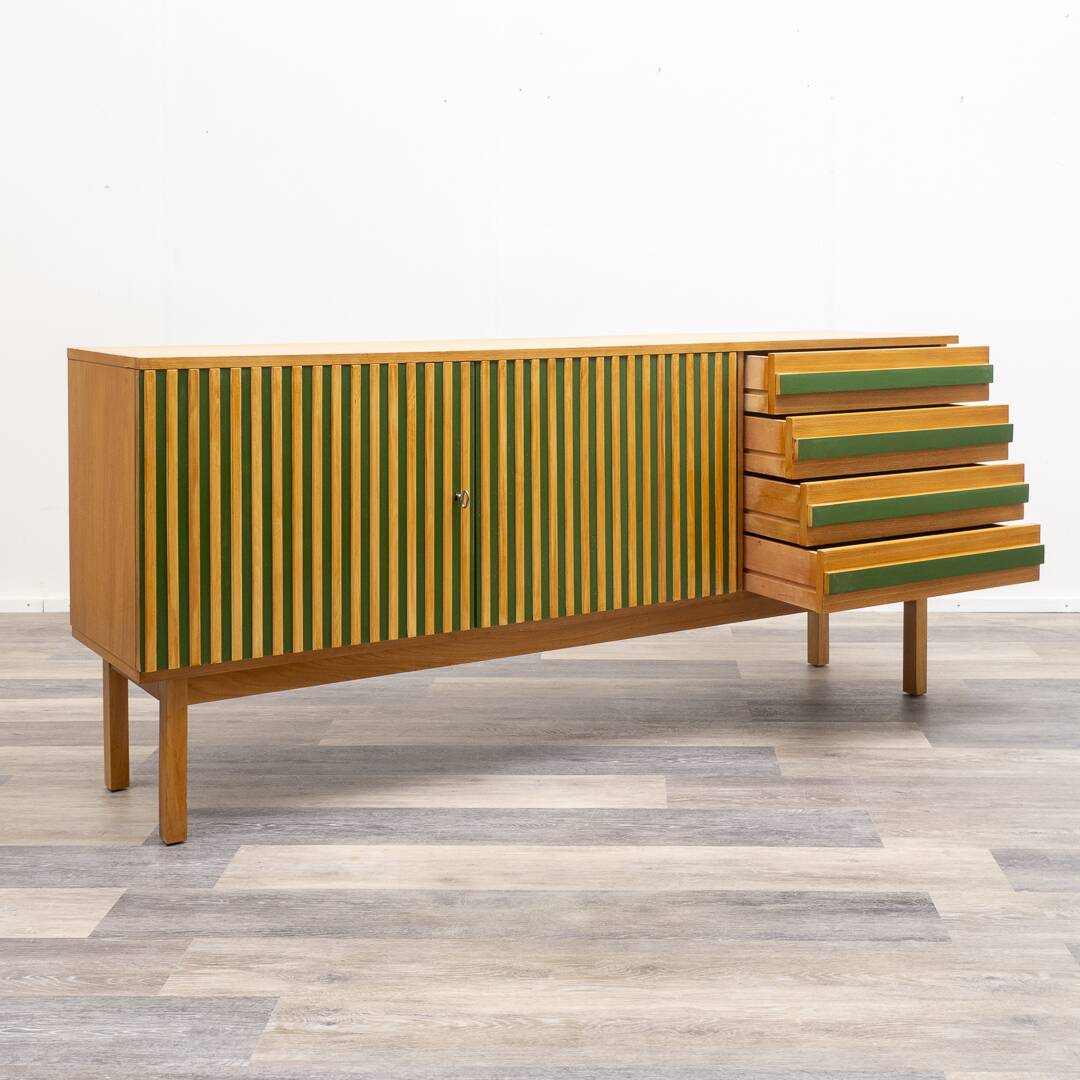 Enfilade des années 60 design scandinave,portes à rainures verte