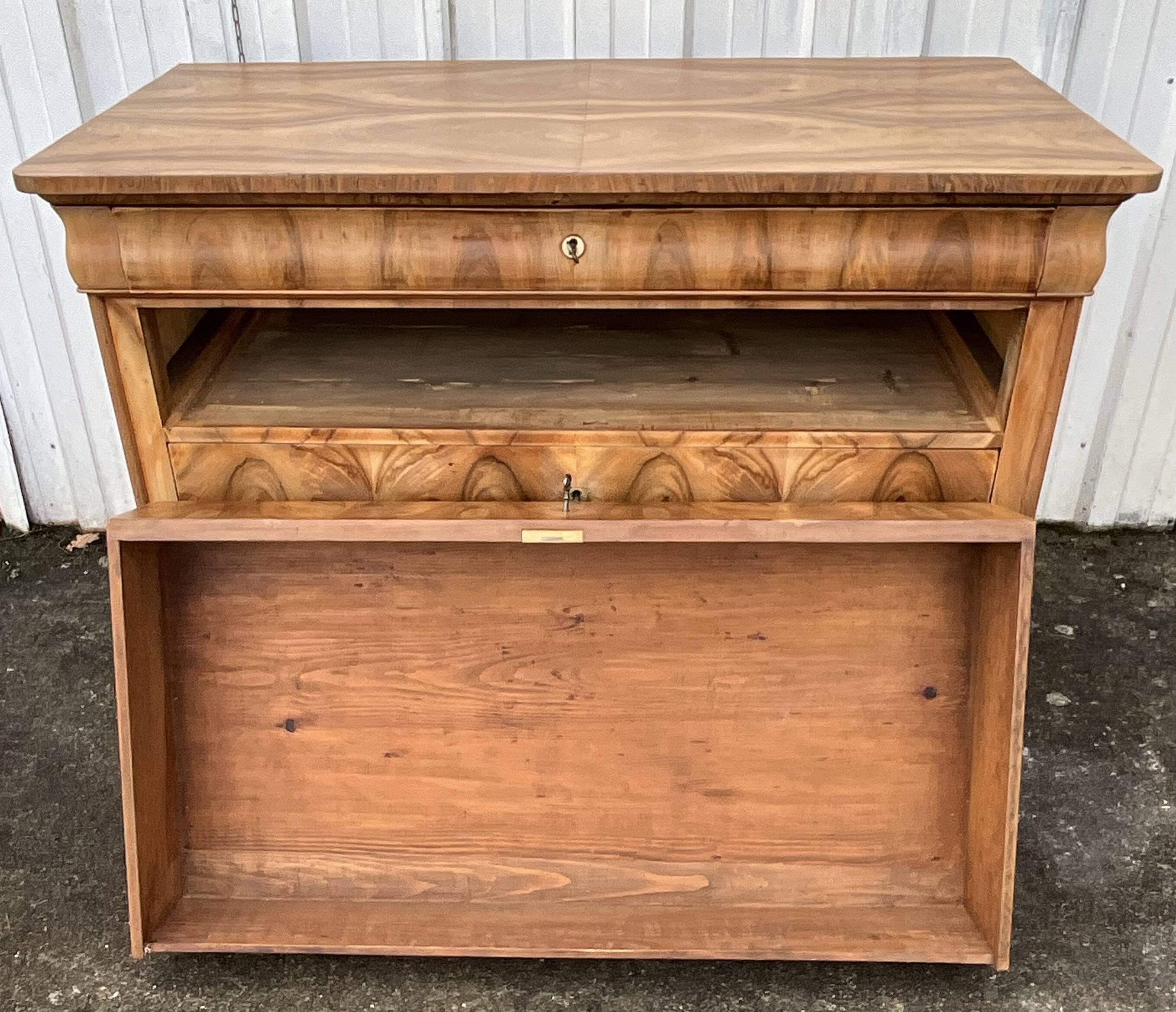 Louis Philippe Burl Walnut Chest of Drawers, Mid-19th Century
