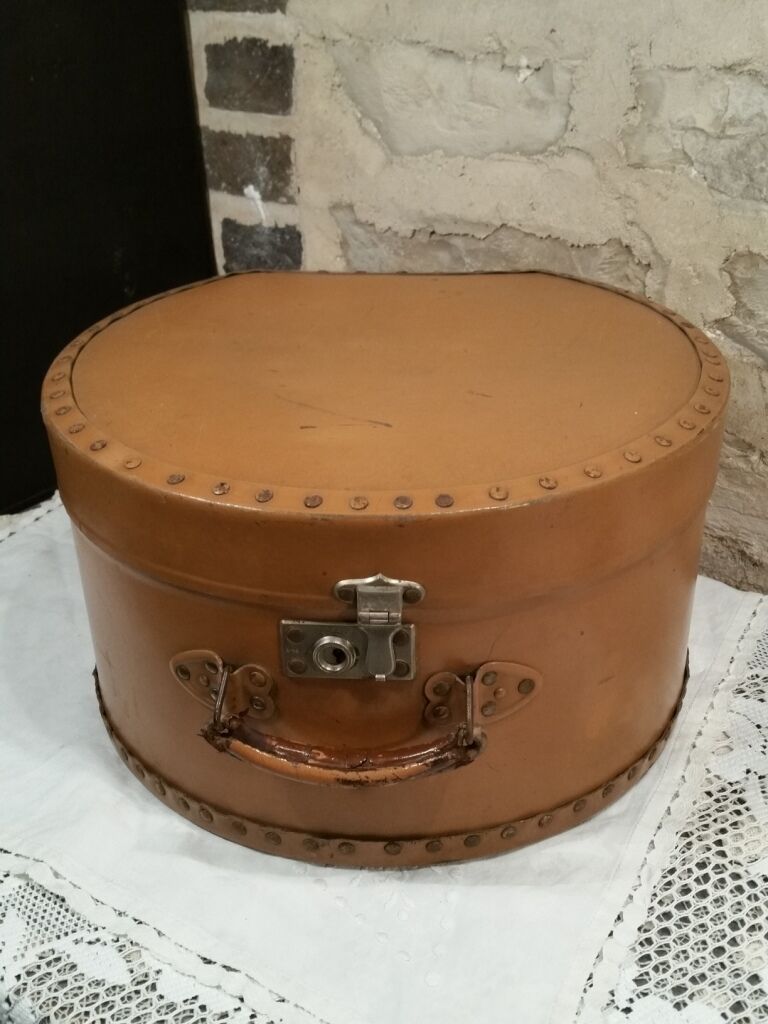 Boite à chapeau