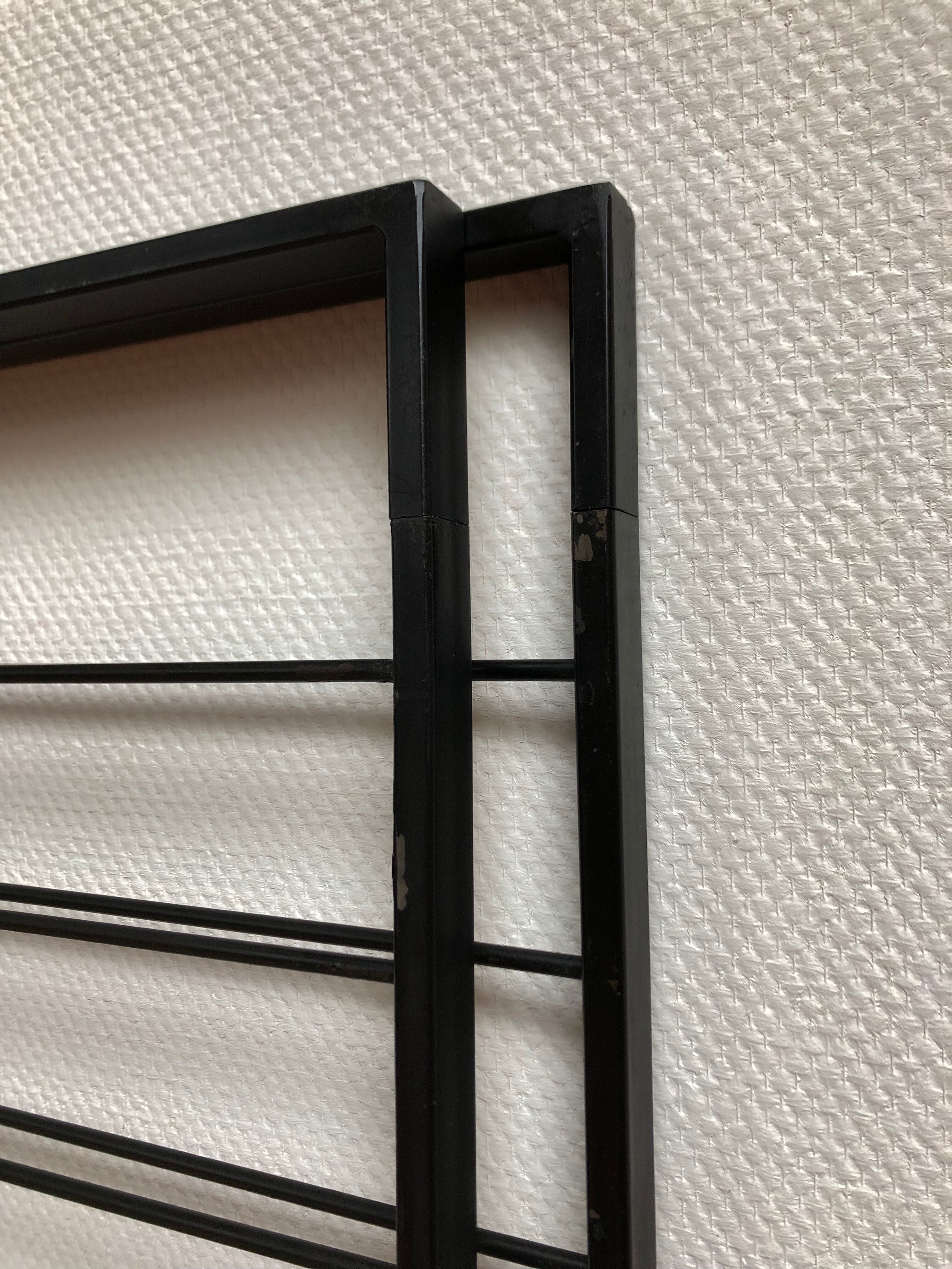 Wall-mounted sideboard