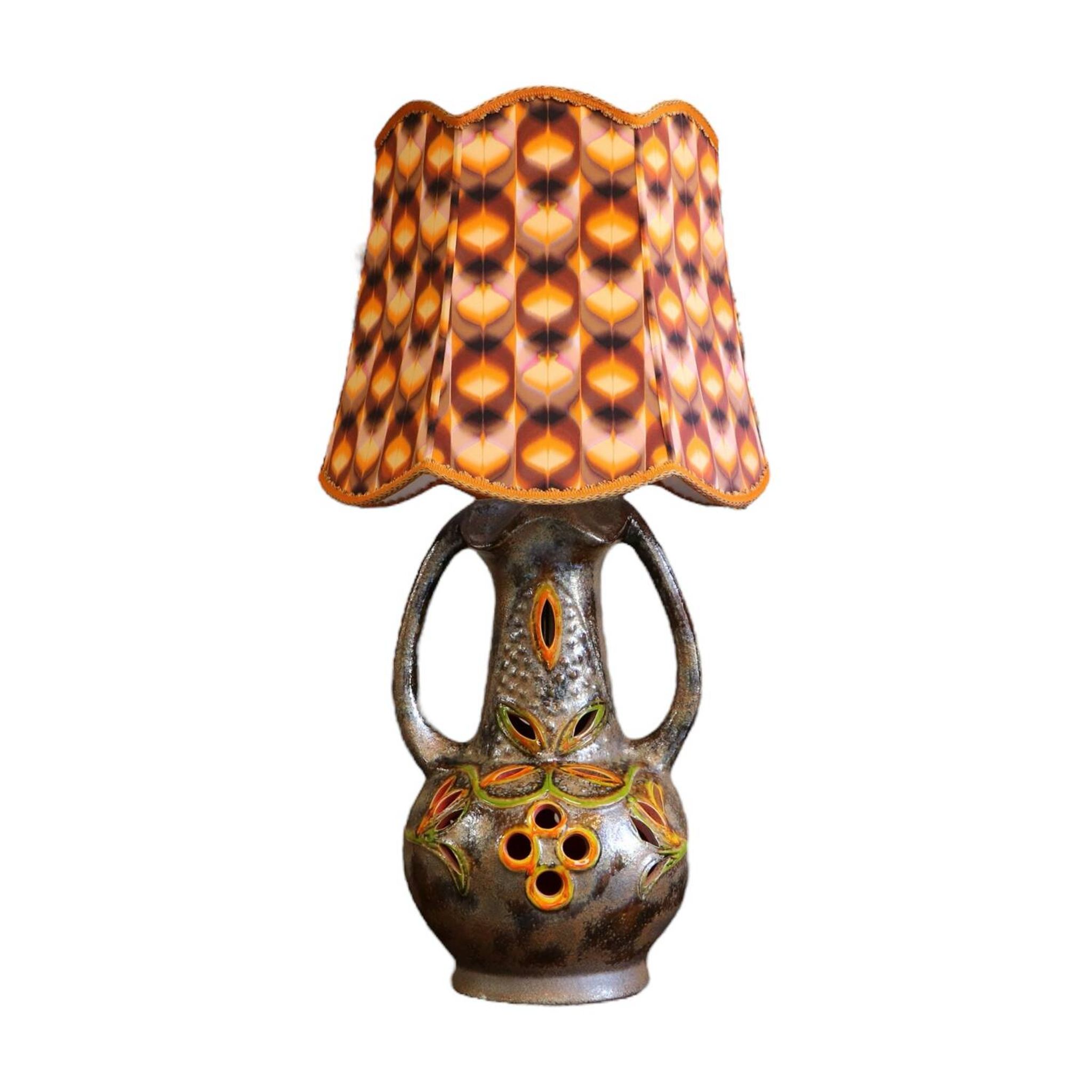 Vintage Walter Gerhards lamp – model 7055-50 – Fat Lava – West Germany, with silk shade