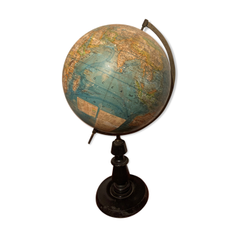 J.fForest land globe