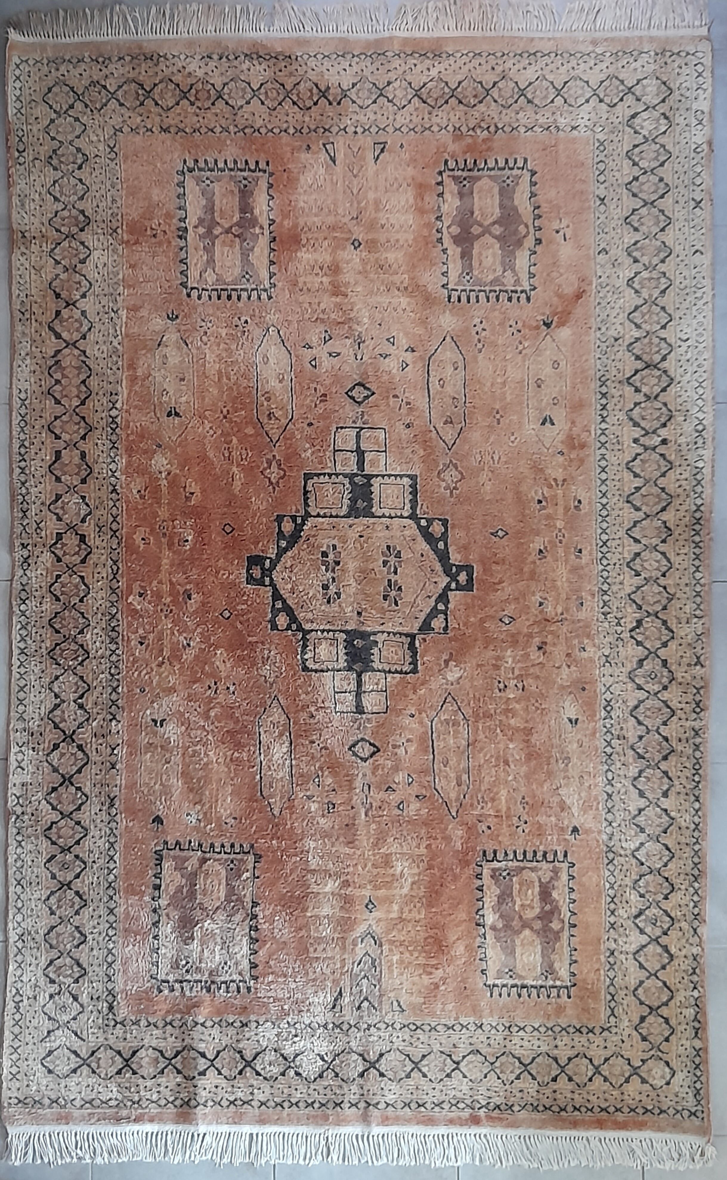 Handmade carpet 291x175cm