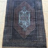 Geometric rug from Pakistan