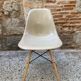 Beige chair DSW Eames
