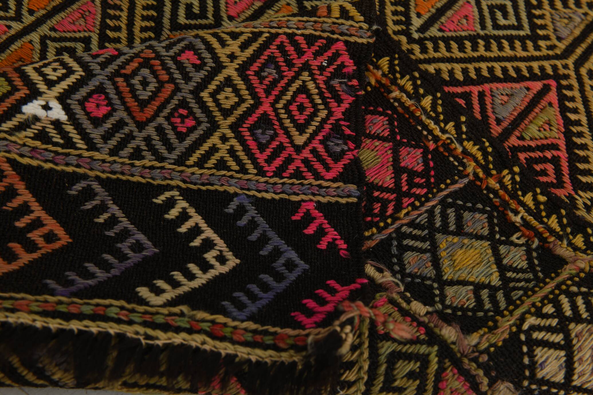 6x7 Turkish Vintage Kilim Rug, 180x207Cm