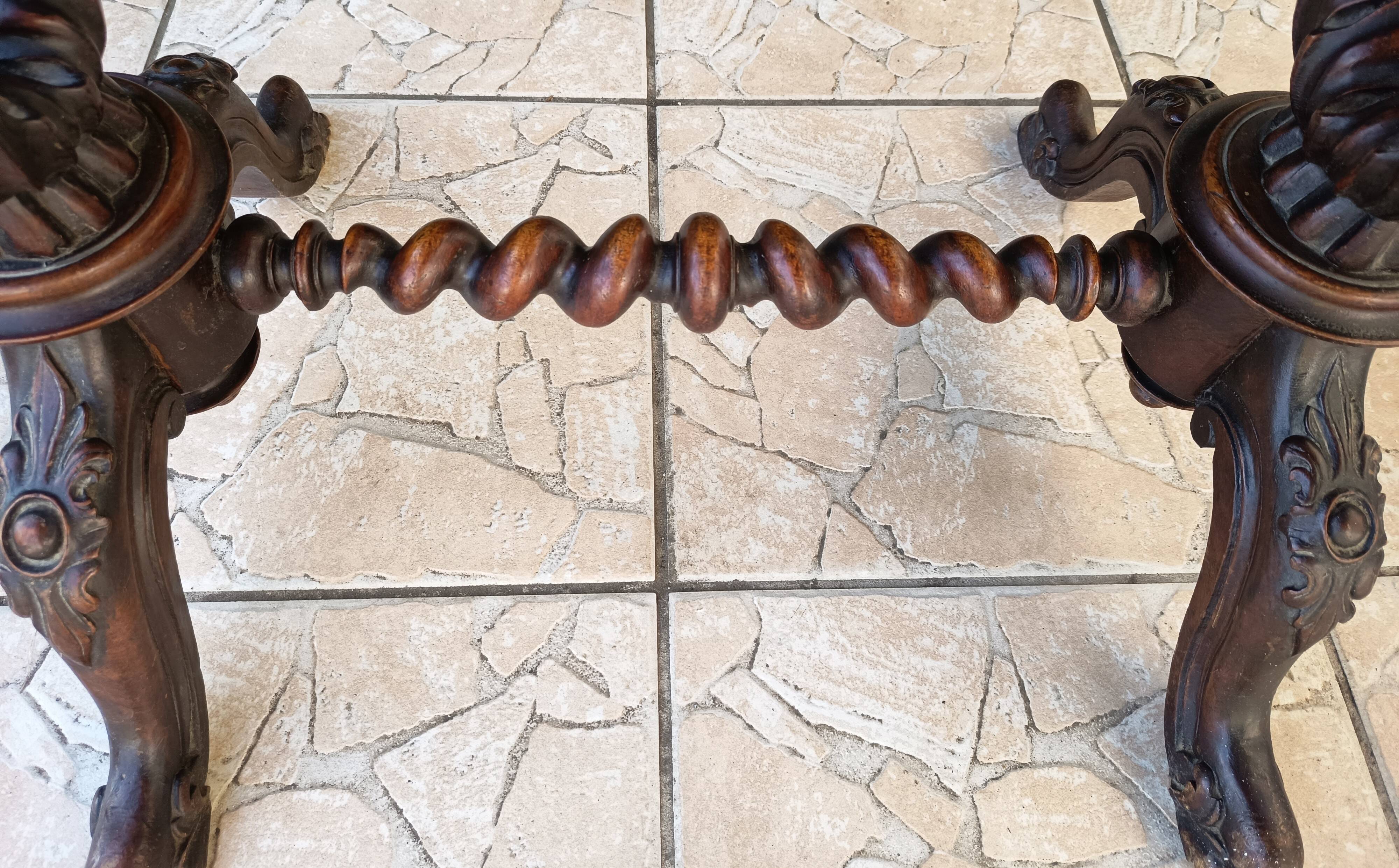 Davenport desk in marquetry walnut, Victorian period.