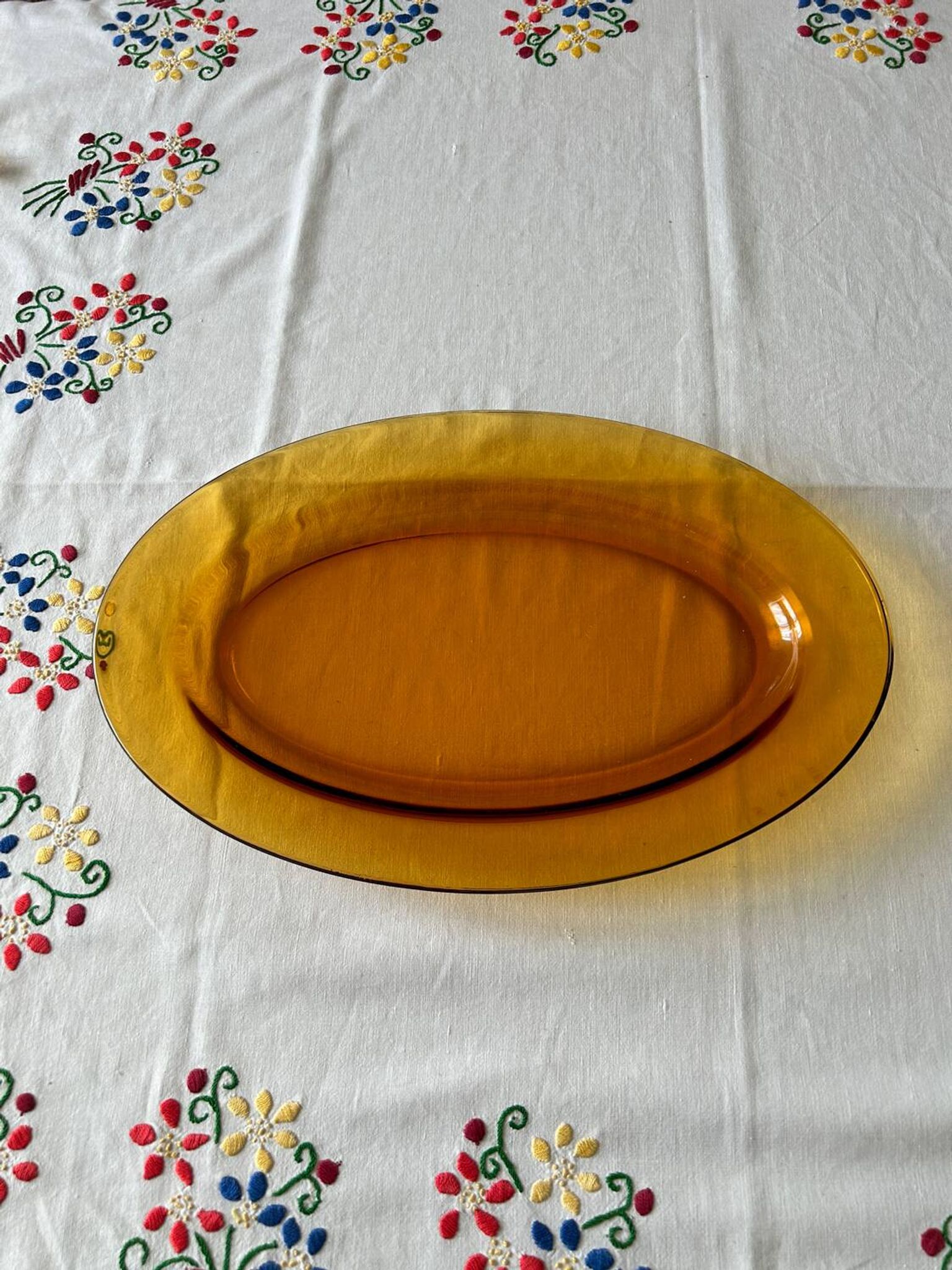 Plat de service ambre Duralex Made in France