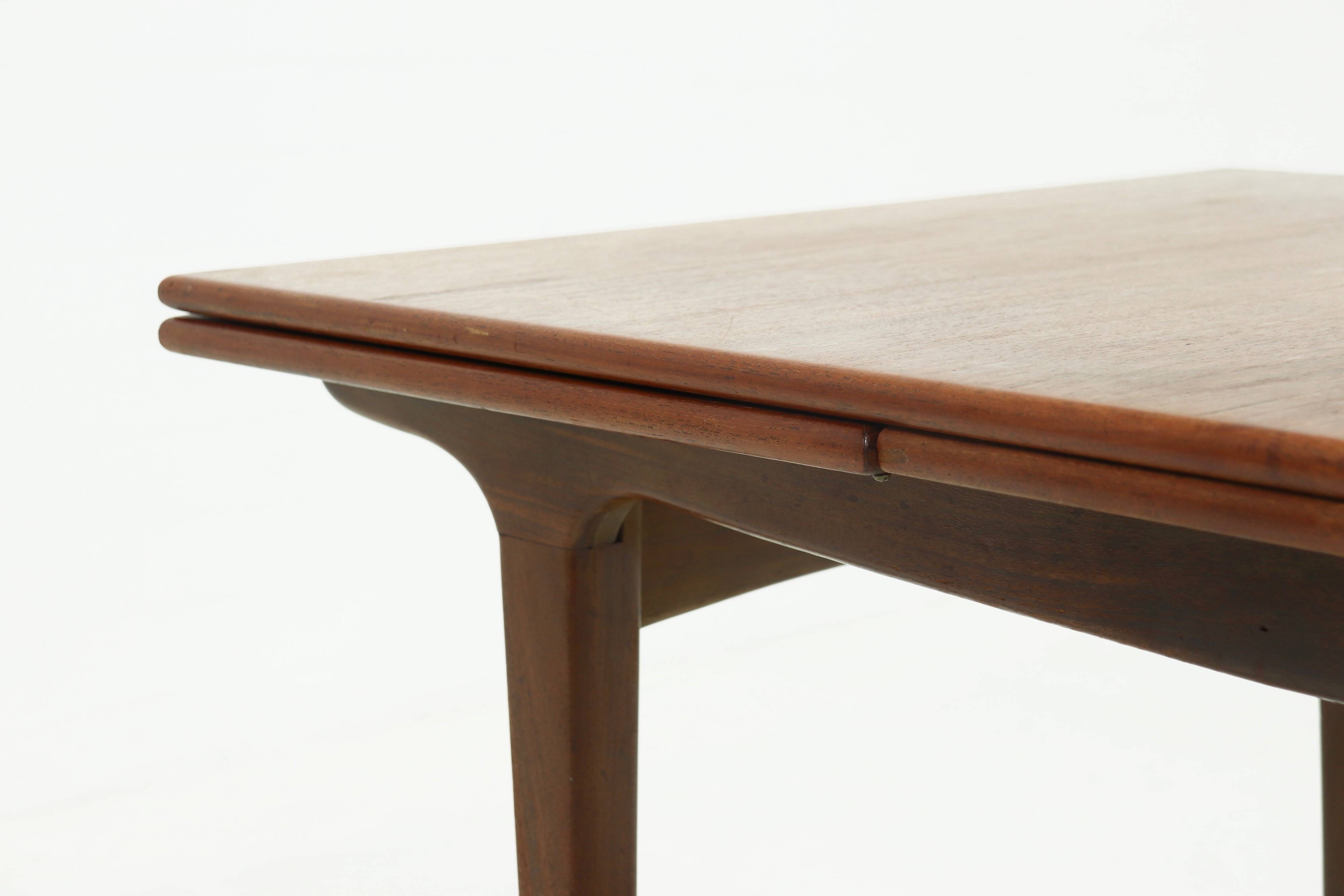 Sculptural Danish Design Extendable Teak Dining Table 1960s
