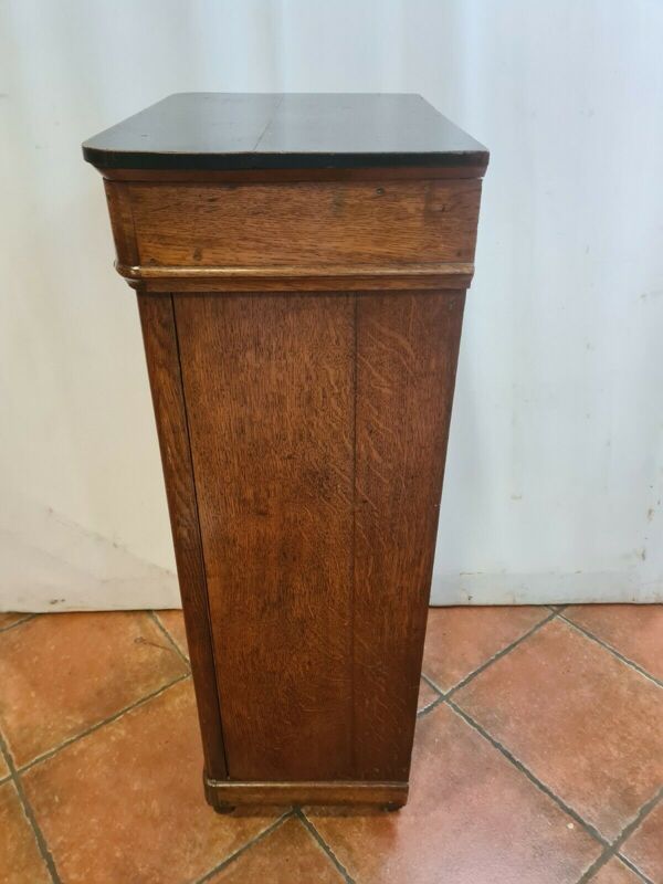 Table de chevet style louis philippe en chêne