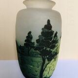 Multilayered glass vase engraved with acid