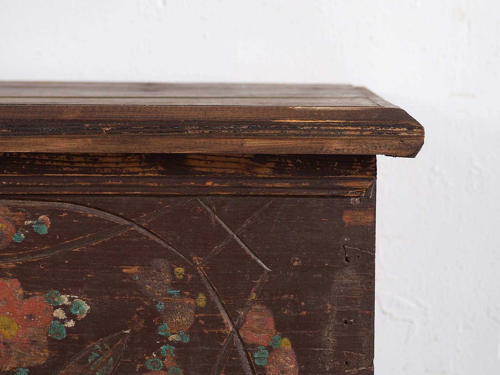 Antique wedding chest with raised plant decoration (circa 1820)