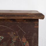 Antique wedding chest with raised plant decoration (circa 1820)