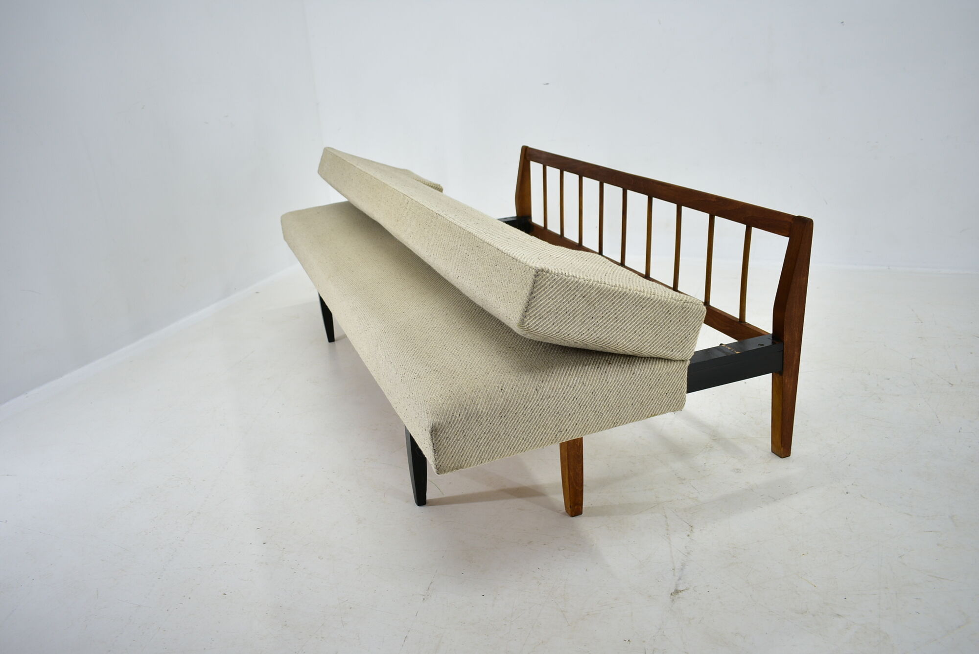 Mid-Century Sofa / Daybed Designed by Miroslav Navratil, 1960s