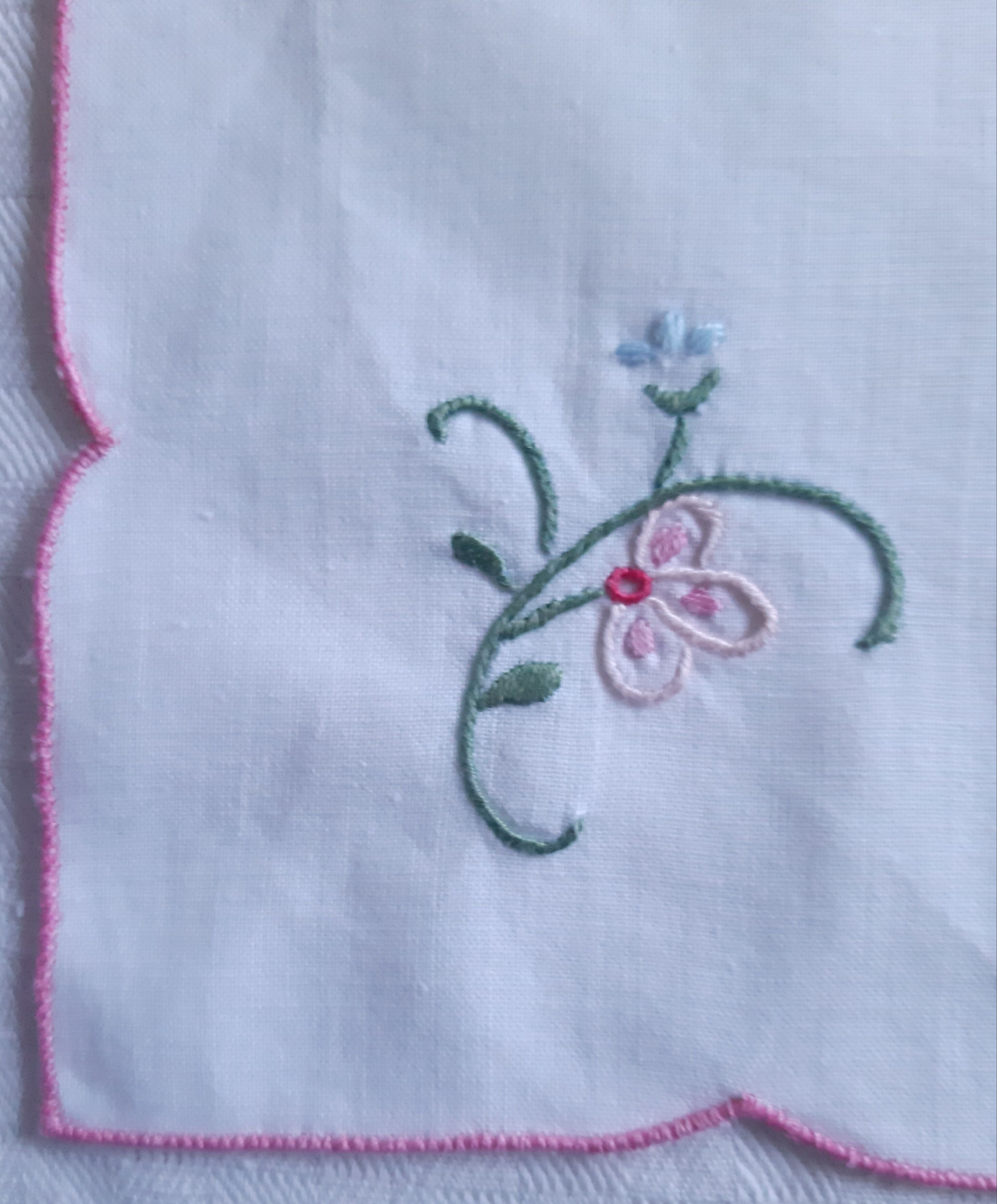 Nappe et 6 serviettes à thé