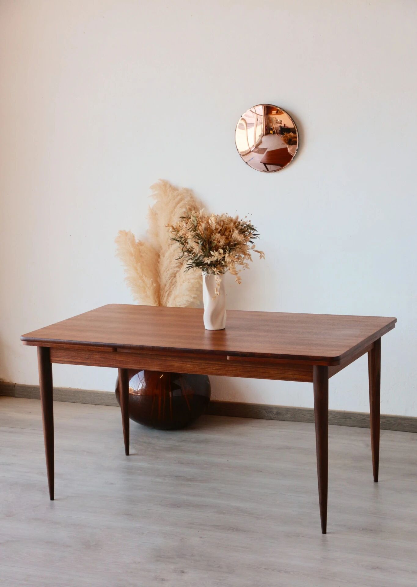 Vintage teak dining table – extendable Scandinavian design