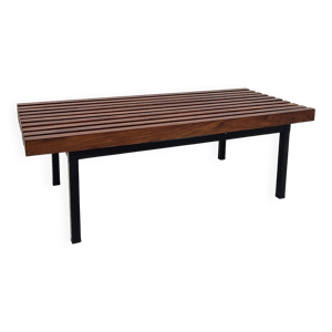 Banc en bois à lattes