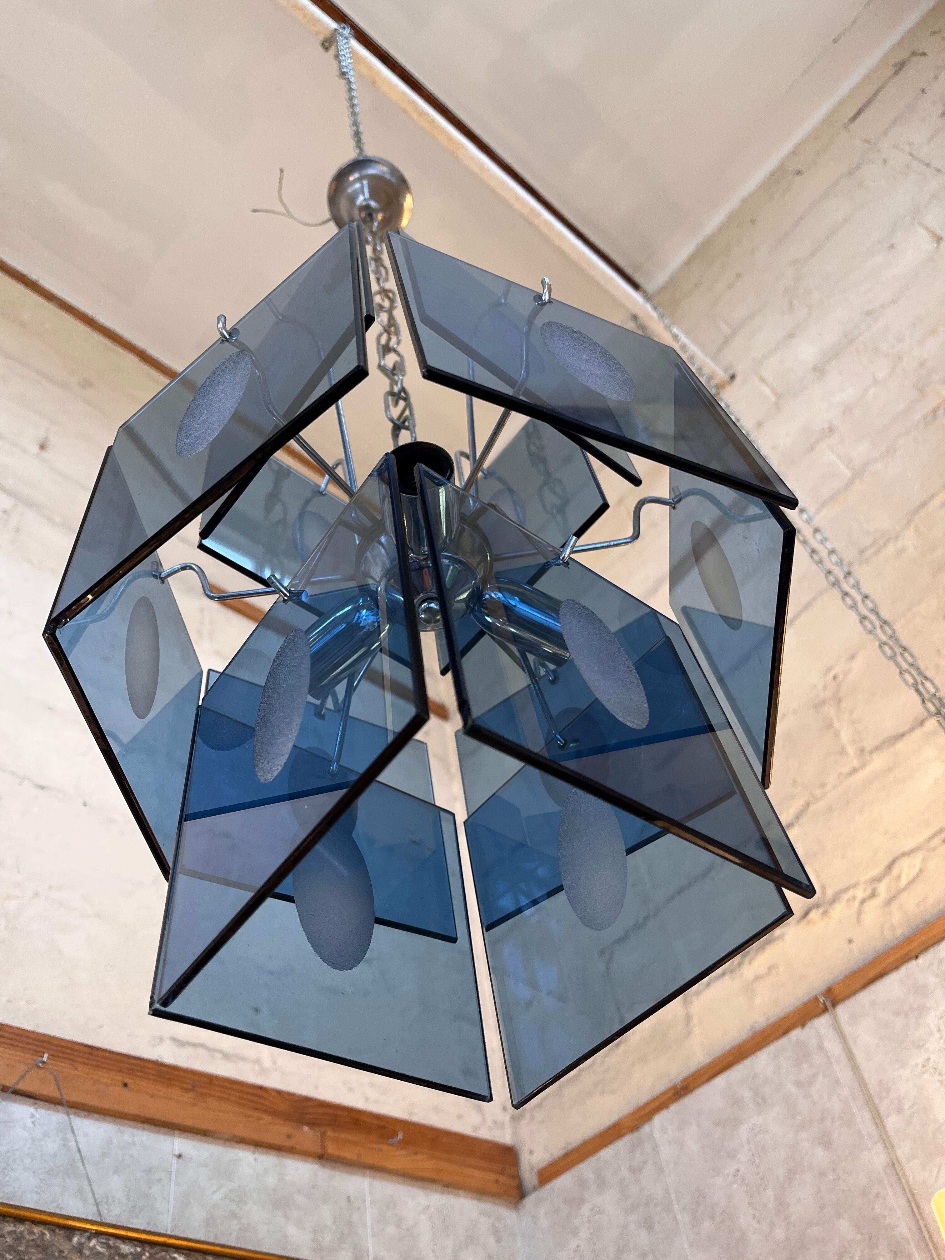 Gino vistosi rare chandelier with blue plates design 1970