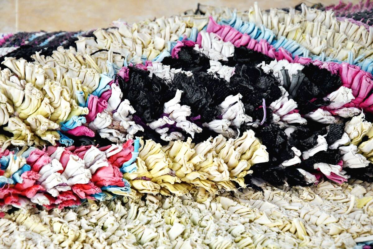 Vintage Moroccan Berber Boucherouite rug 345 x 128 cm (very good condition)