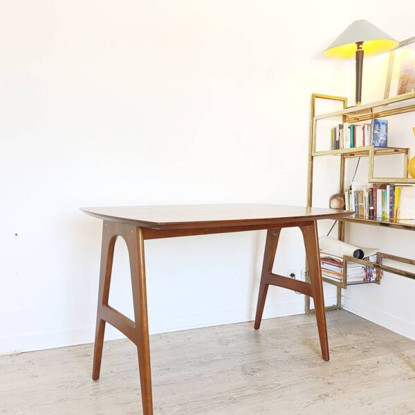 Table haute danoise en noyer fabrication récente