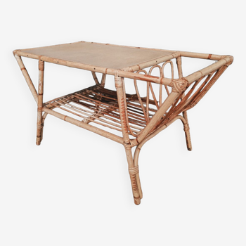 Rattan coffee table with magazine holder