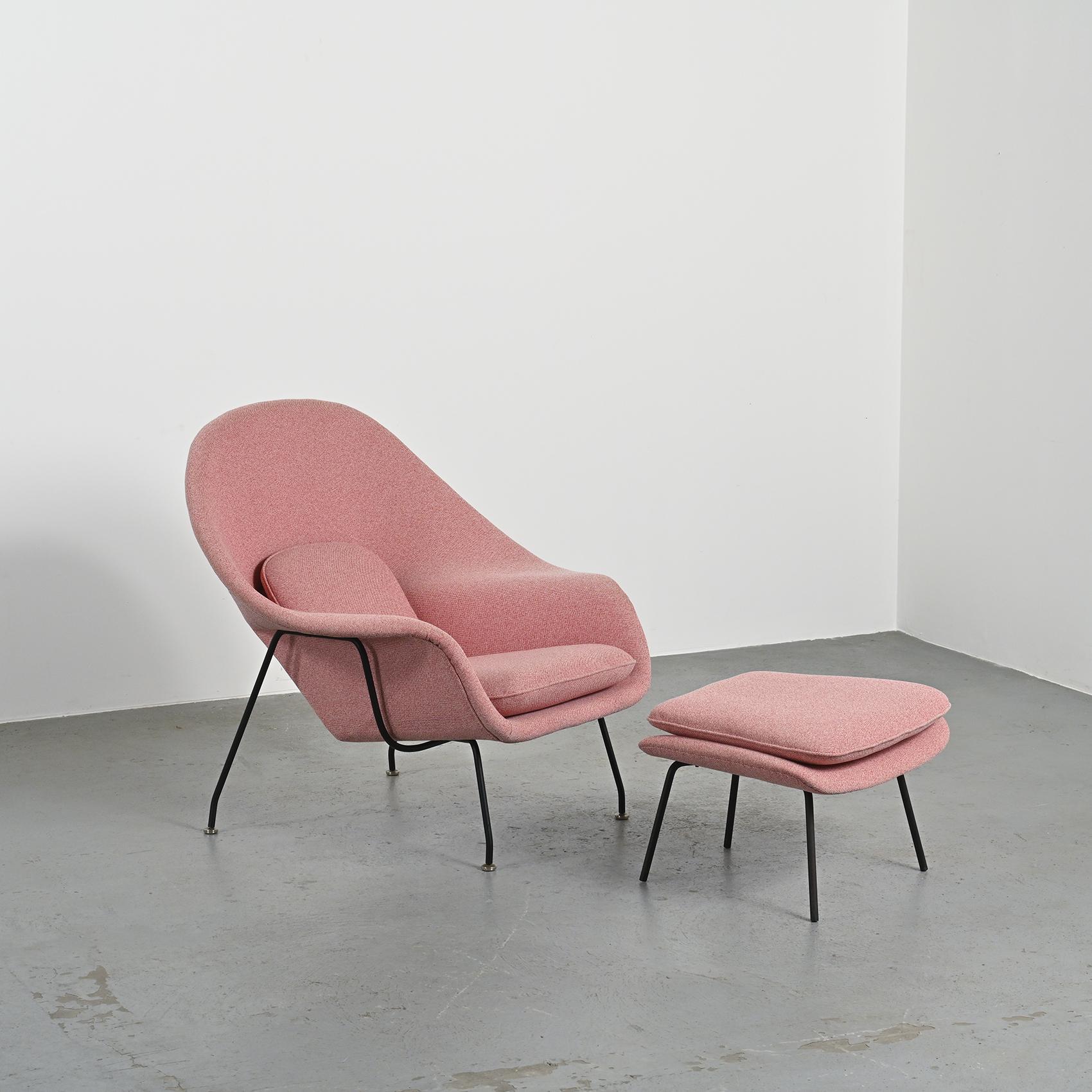 Womb Chair 1st edition by Eero Saarinen, Knoll circa 1948.