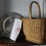 Large picnic basket for bottles