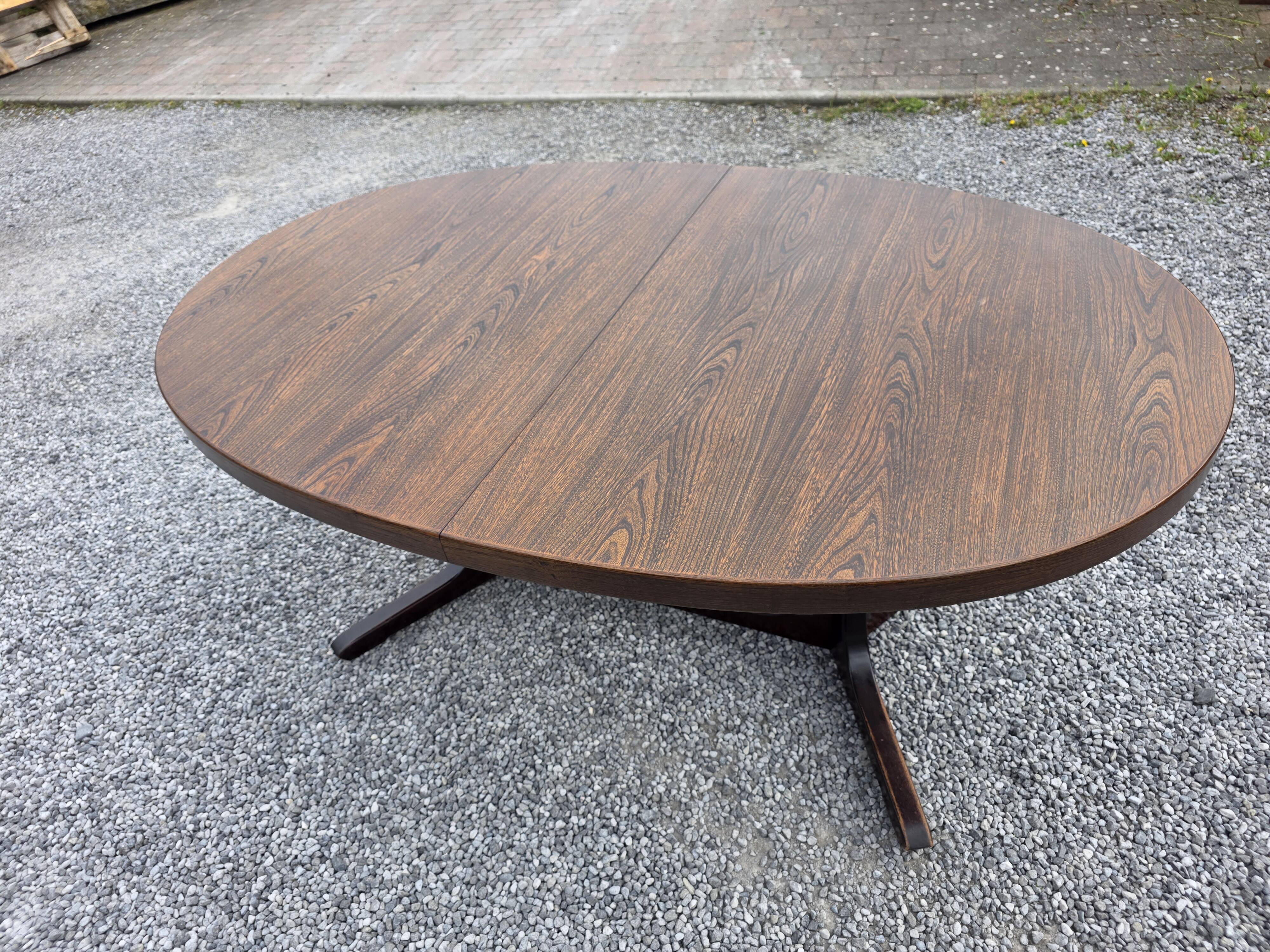 Extensible Baumann table in oak from the 1960s.