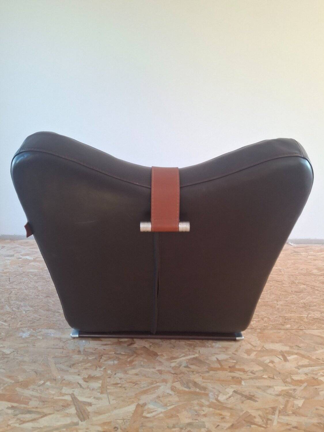 Contemporary Italian leather chaise longue meridian