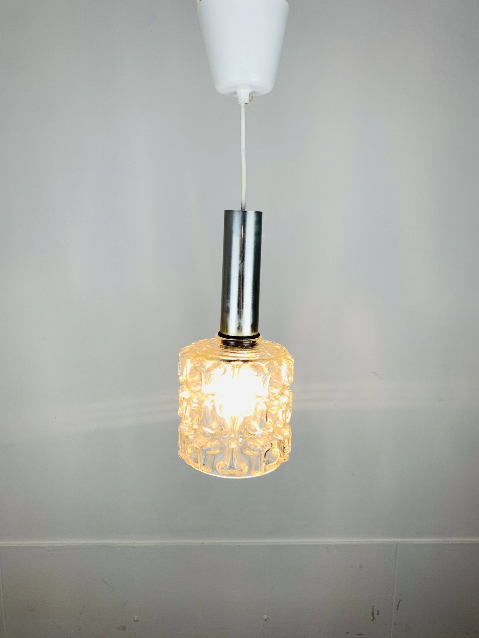 Suspension verre ciselé années 60 vintage