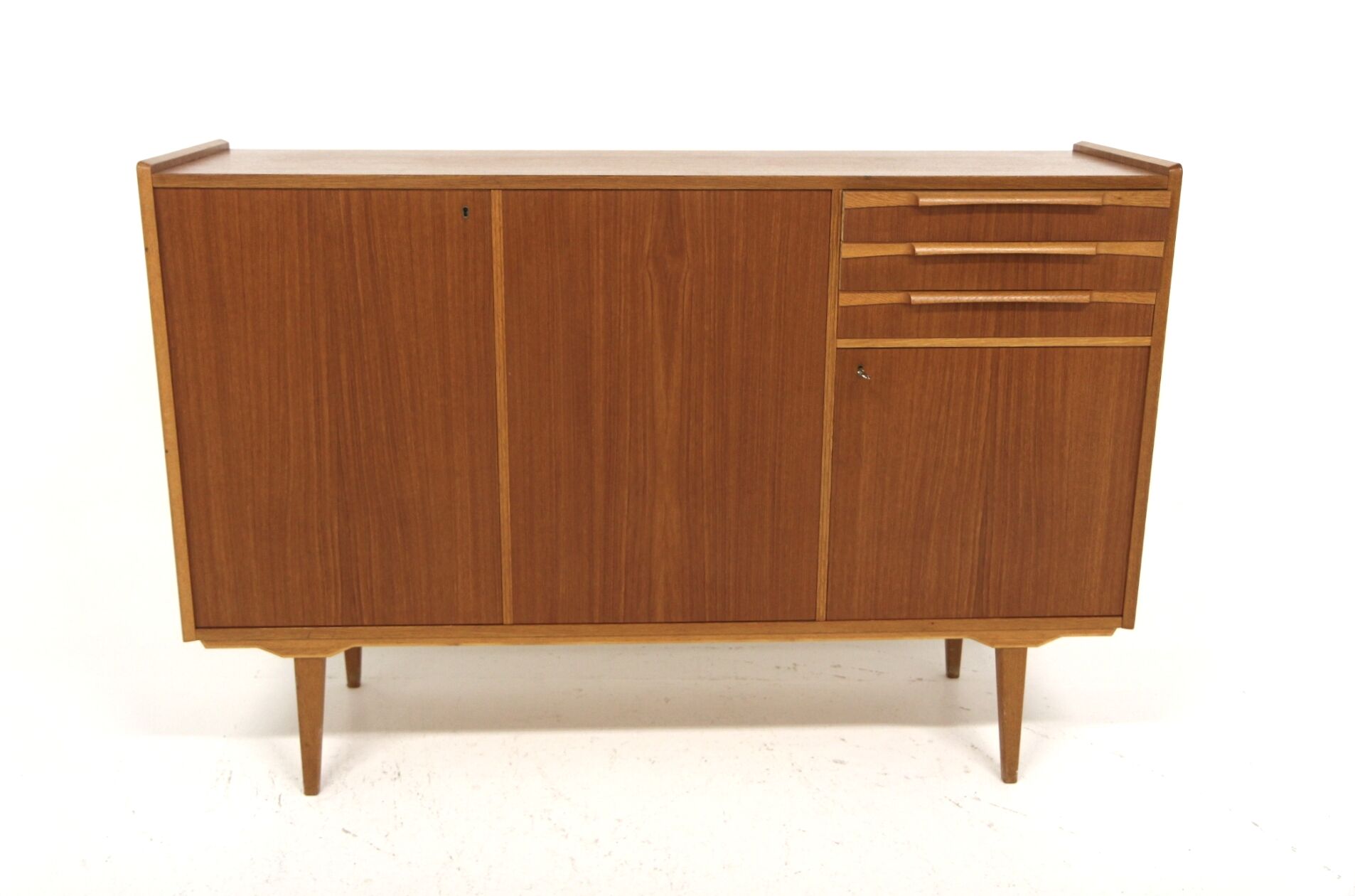 Enfilade scandinave en teck et en chêne, Suède, 1960