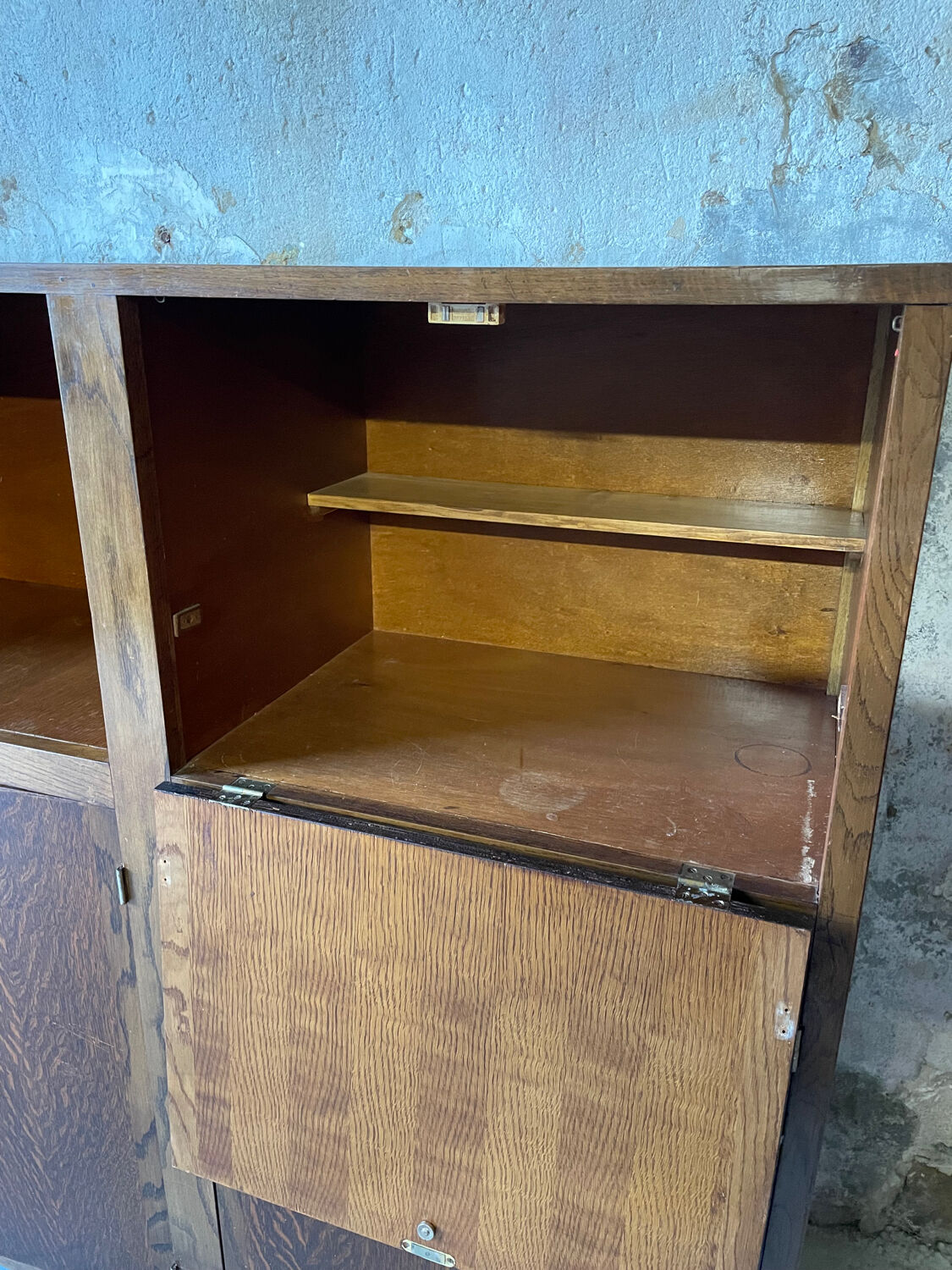 Vintage buffet from the 50s/60s in oak.