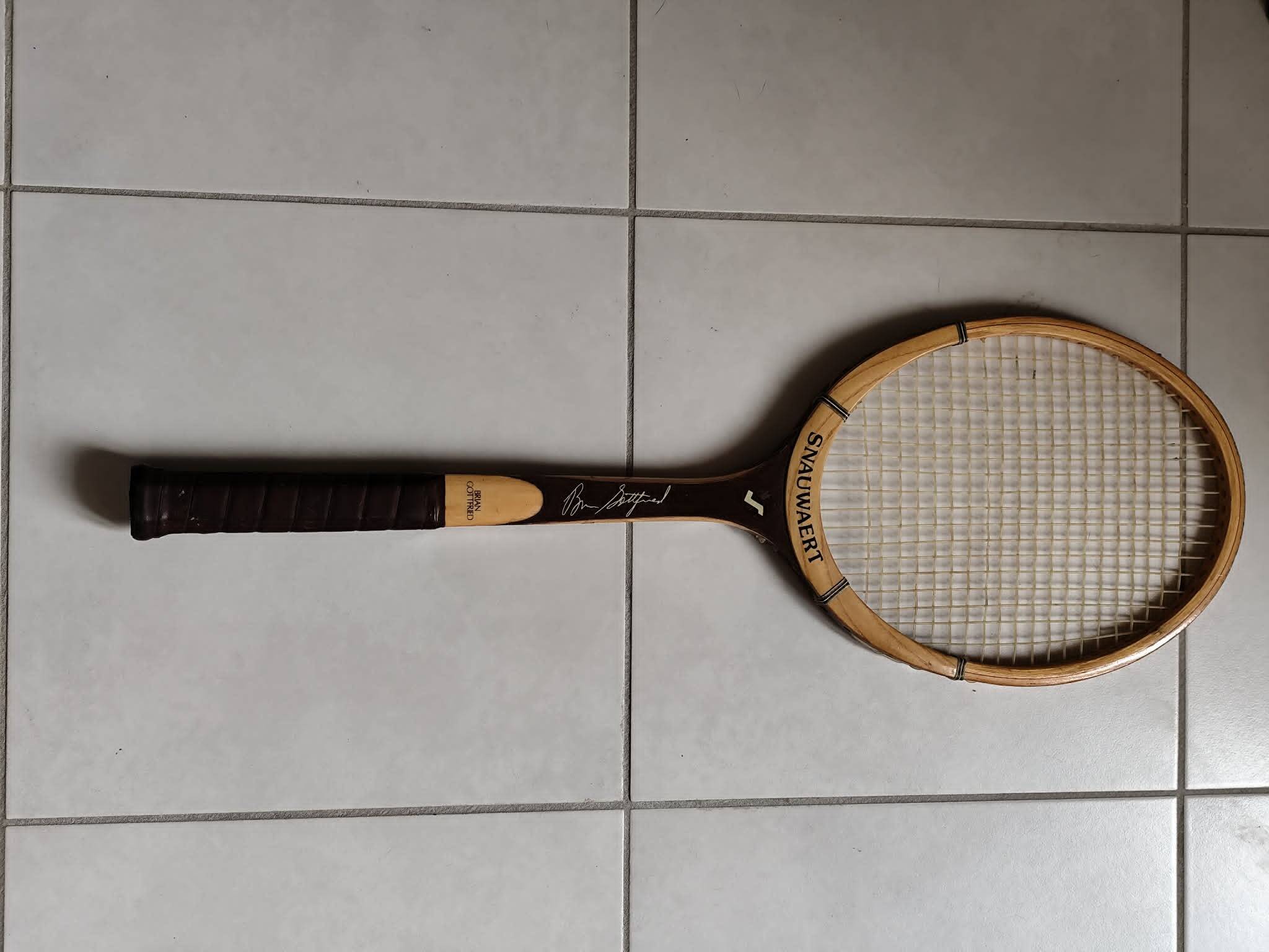 Raquette de tennis Snauwaert modèle Brian Gottfried
