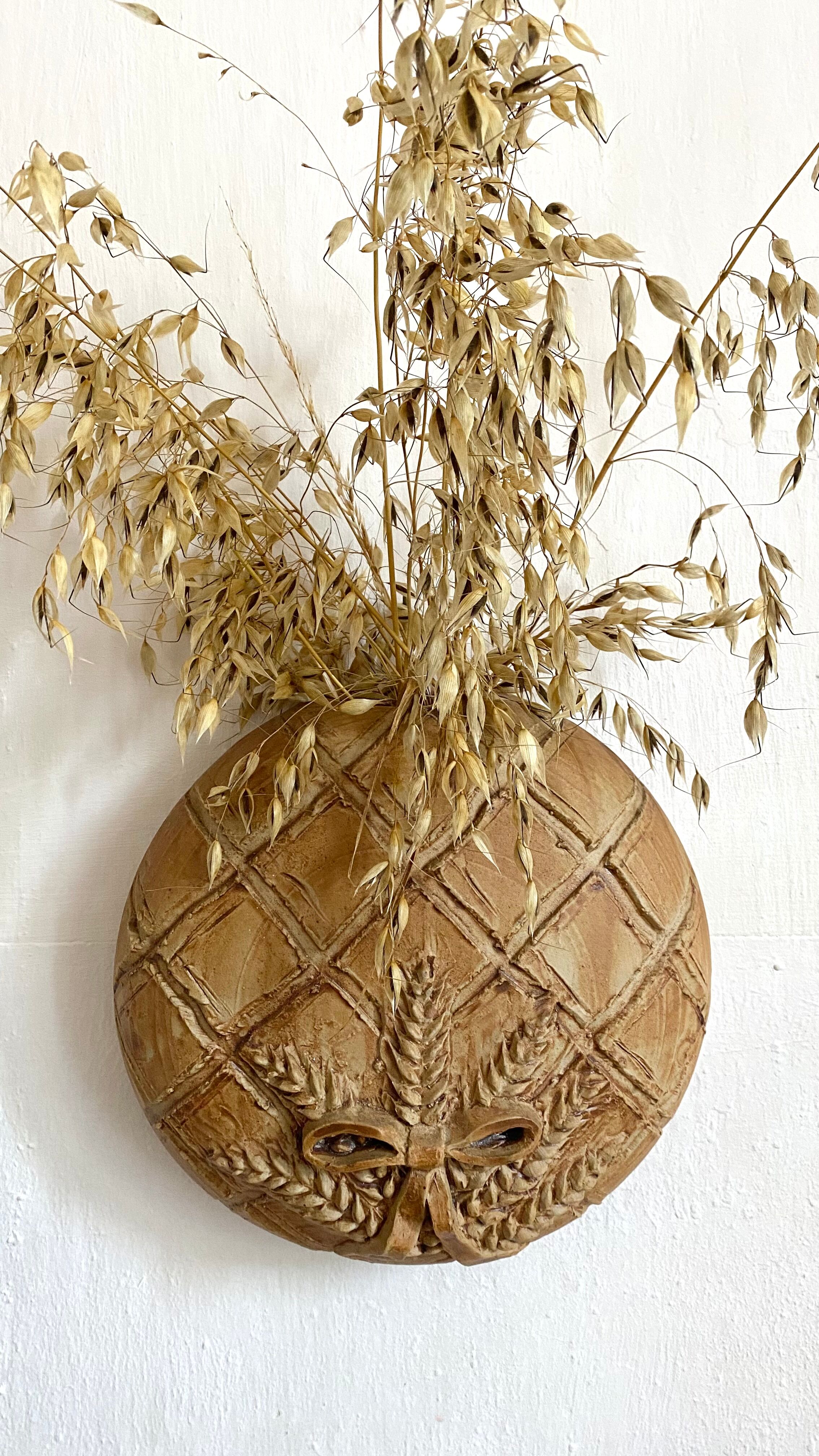 Vase mural en grès