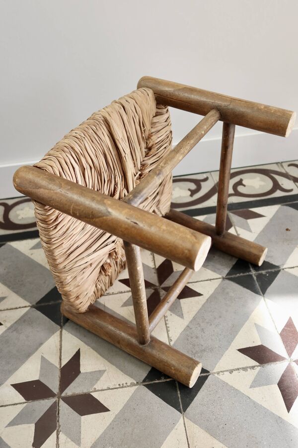 Tabouret bas vintage en bois et paille – Assise paillée tressée