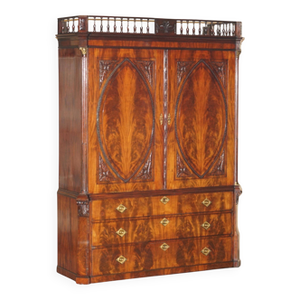 Thomas Chippendale Antique Linen Armoire 18th Century circa 1760