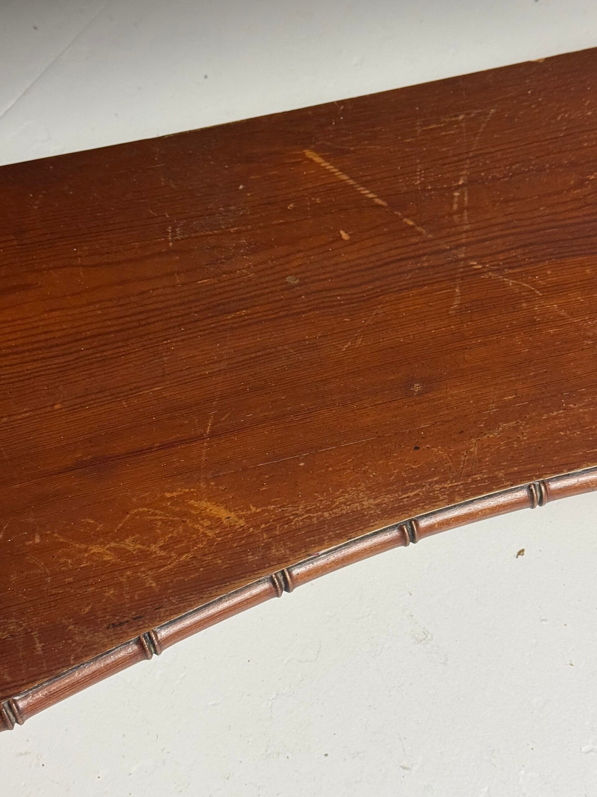 Table d'appoint en faux bambou vers 1900