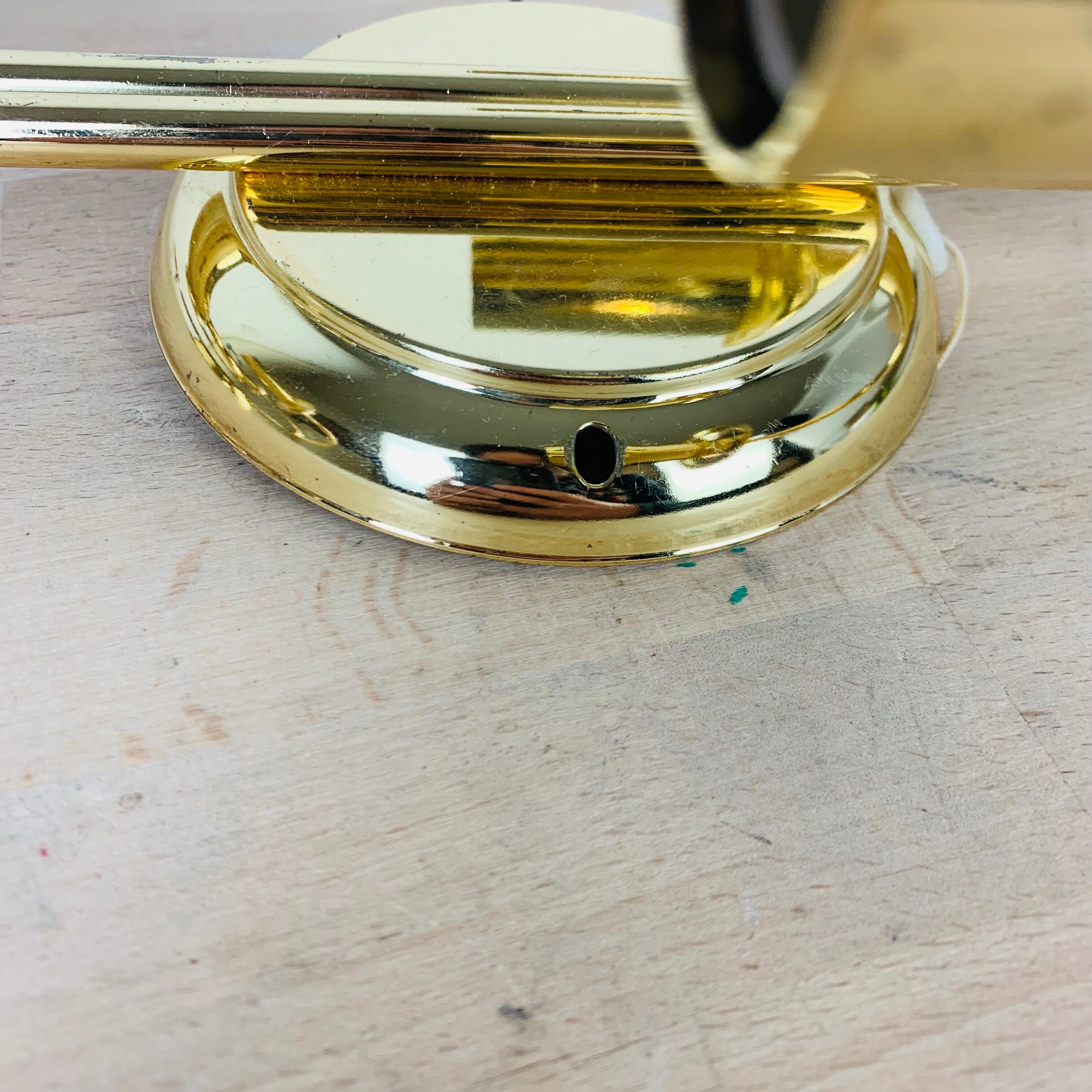 Pair of brass wall lamps Hollywood Regency Je Fassung