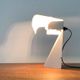 Lampe de table tole minimaliste italienne de l'âge spatial du milieu du siècle par G. Grego, années 1960.