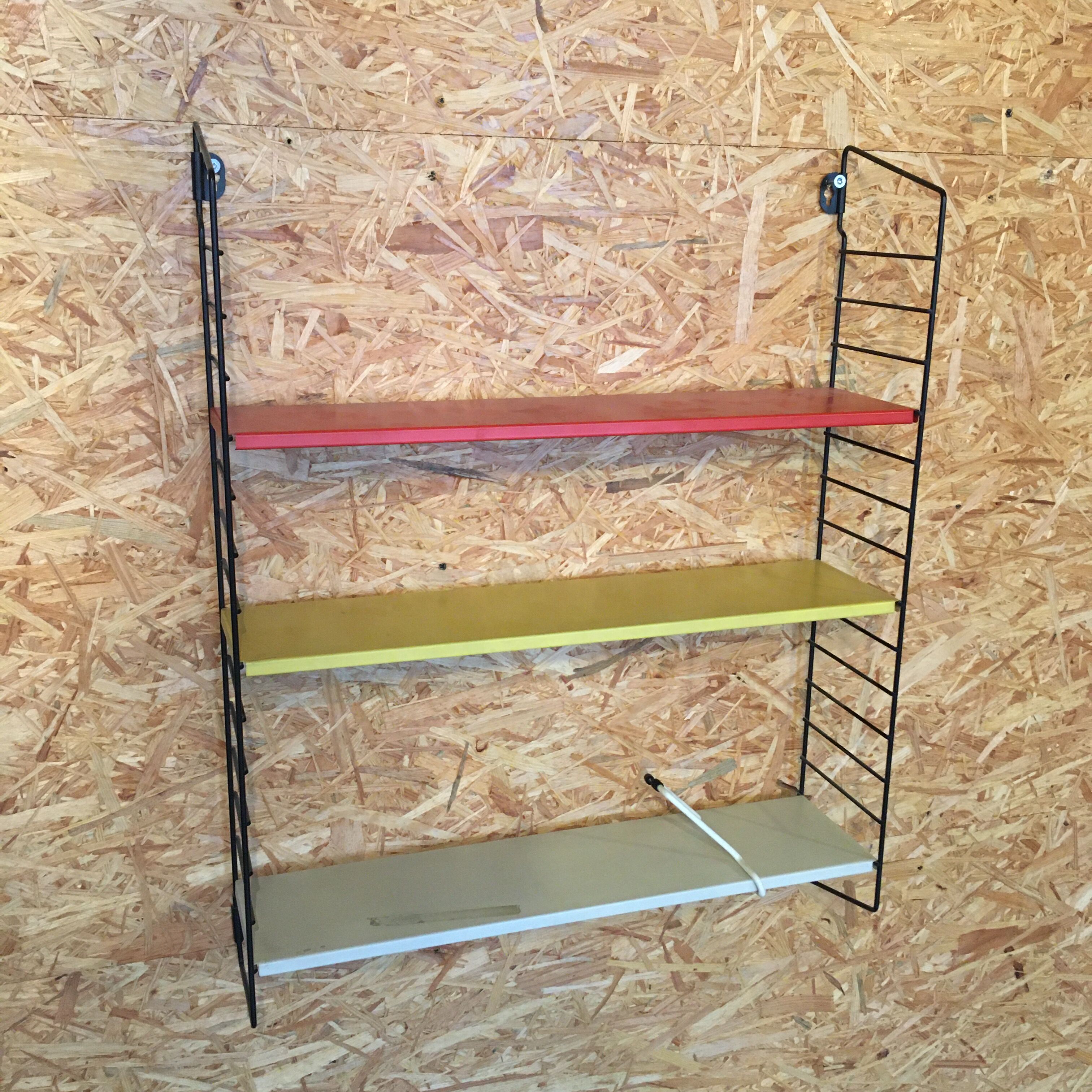 Tomado shelf