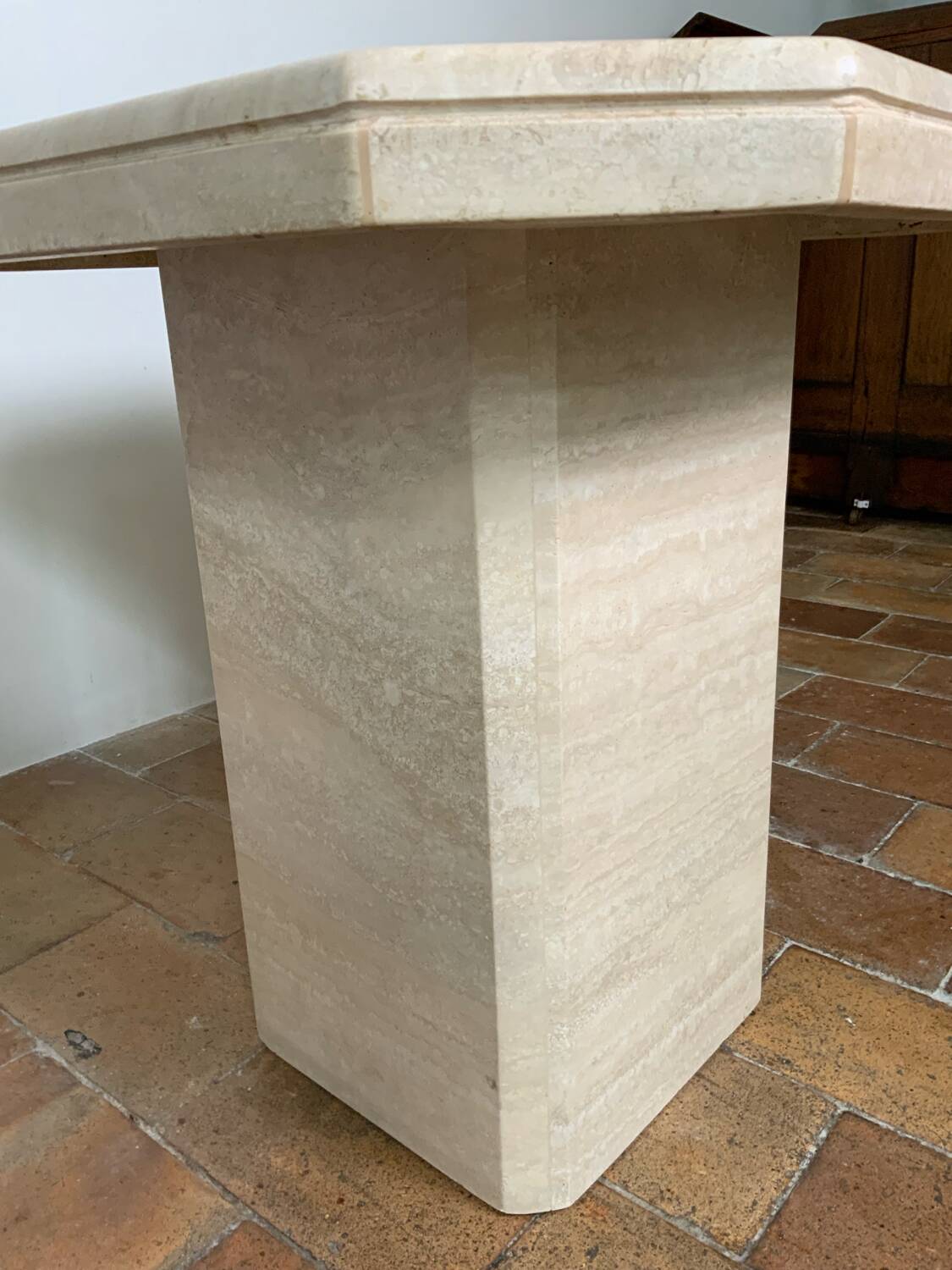 Table haute ou guéridon en travertin